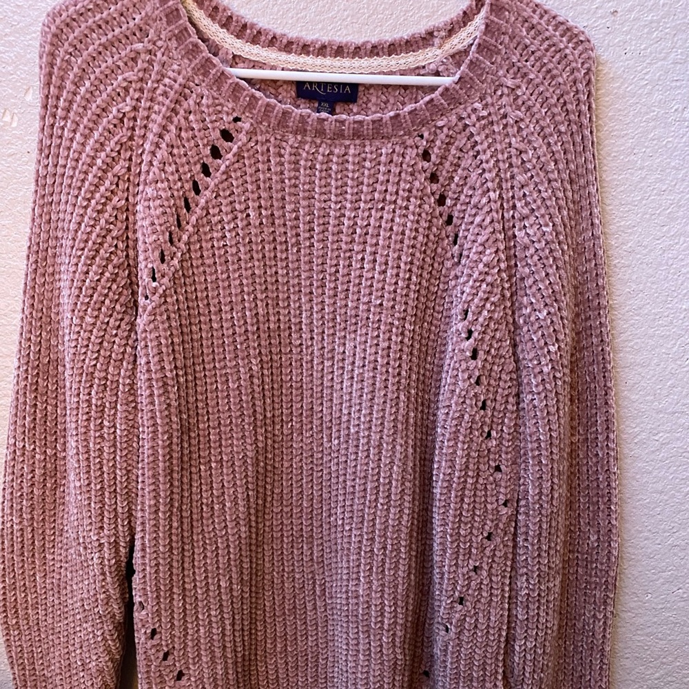 pink sweater